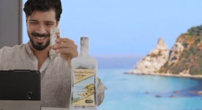 Amaro del Capo lancia il nuovo spot, in scena le case degli italiani: il video