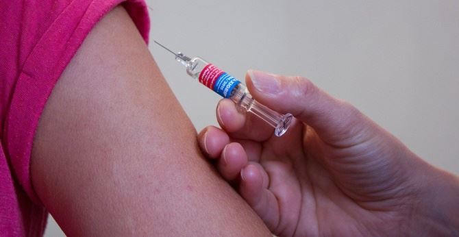Vaccino (immagine pixabay)
