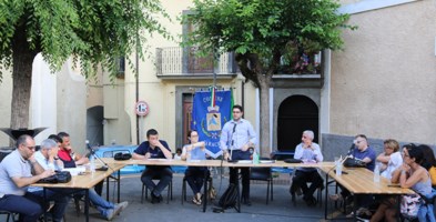 Saracena, un momento del consiglio comunale in piazza