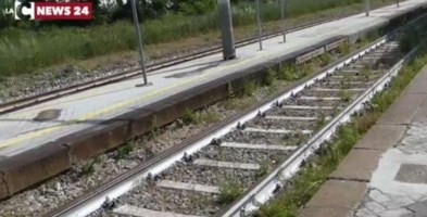 Incidente ferroviarioInvestita da un treno mentre attraversa i binari: morta una donna nel Cosentino