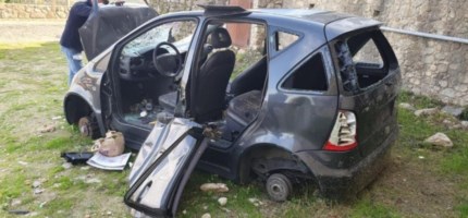 Vecchie auto abbandonate a Cosenza