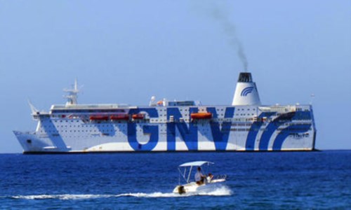 La nave quarantena Azzurra