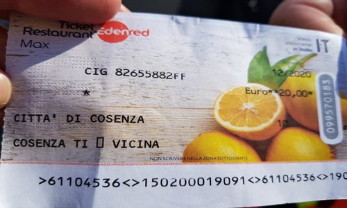 Uno dei buoni distribuiti a Cosenza durante il lockdown (foto Facebook)