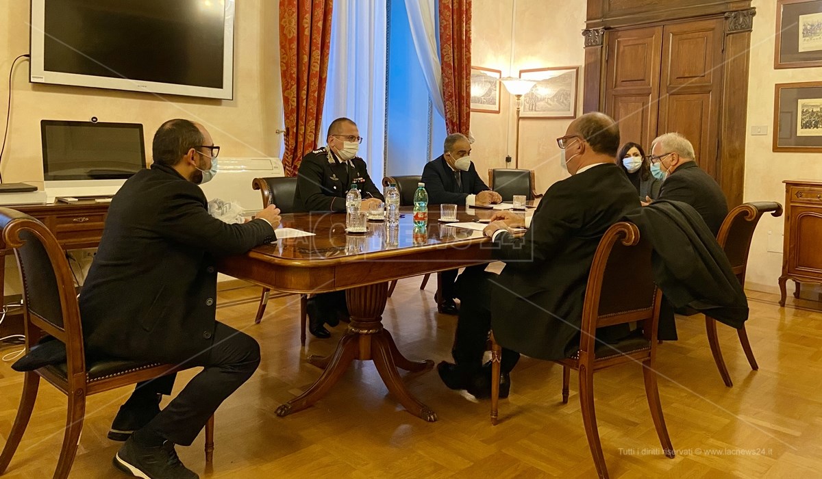 La delegazione del comune di Casali del manco ricevuta al Ministero della Difesa