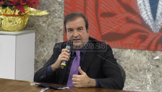 Il sindaco di Cosenza Mario Occhiuto ha ordinato la chiusura delle scuole