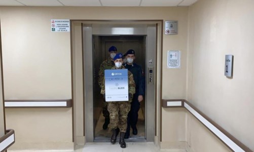 Coronavirus, l’azienda Biontech: «Autorizzate altri vaccini. Da soli non ce la facciamo»