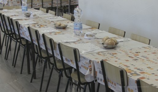 La letteraVietato portare i pasti da casa in una scuola di Catanzaro, le famiglie scrivono al sindaco