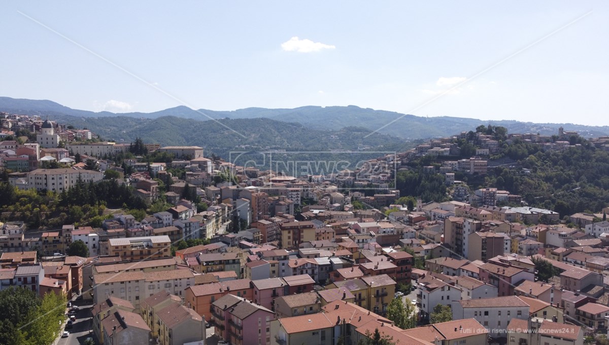 una panoramica della città di Acri (InsideMe)
