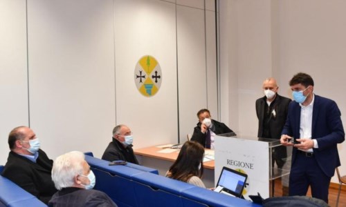 Raccolta differenziata, incontro tra De Caprio e sindaci: «Raggiungere traguardi Ue»