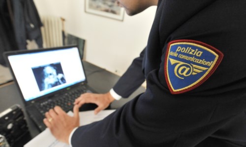 Pedopornografia online, 24enne arrestato dalla polizia nel Reggino