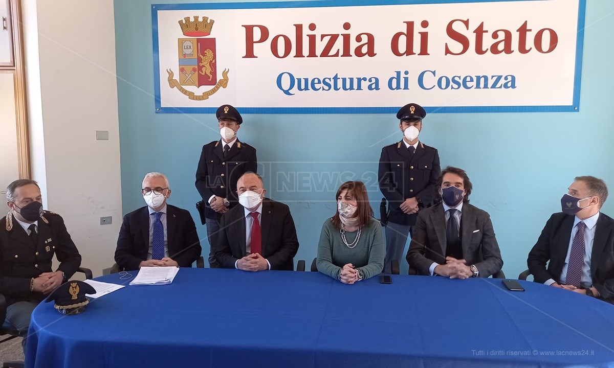 La conferenza stampa dell’operazione Kossa