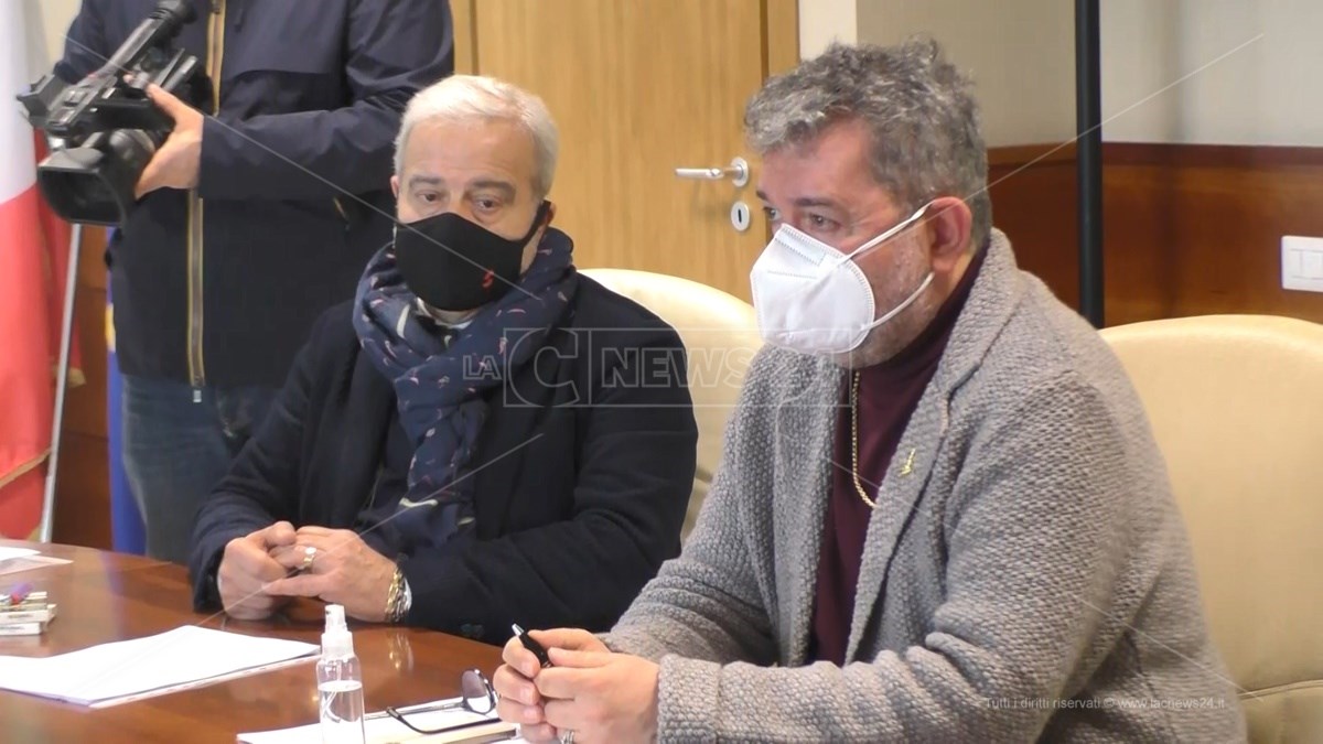 Il commissario ad acta, Guido Longo, e il presidente ff della Regione Calabria, Nino Spirlì