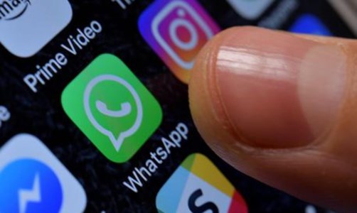 WhatsApp e Instagram in down: le app non funzionano, cosa succede