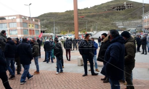 La protesta degli operai di Calabria Verde a Catanzaro