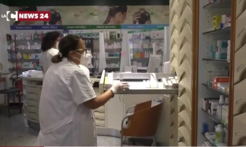 Covid, vaccini anche in farmacia: in Calabria si stima adesione al 50%