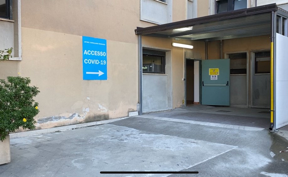 L’accesso all’area Covid dell’ospedale di Rossano