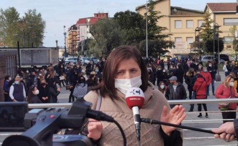 Una delle referenti in Piazza B. Le Fosse (Rossano)
