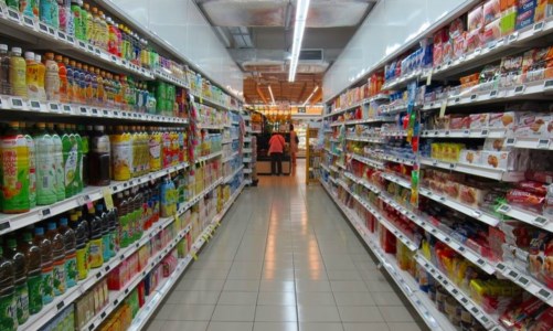 Paura della guerraCorsa all’accaparramento: anche in Calabria i supermercati cominciano a razionare i prodotti