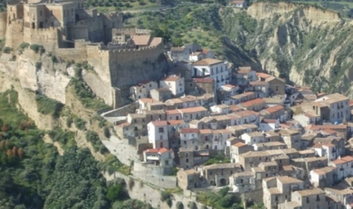 Rocca Imperiale (foto dal sito Comune)