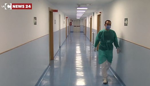 I guai della sanita’ calabreseOspedale nel caos a Lamezia: pochi medici e ambulatori chiusi. E le visite procedono a rilento
