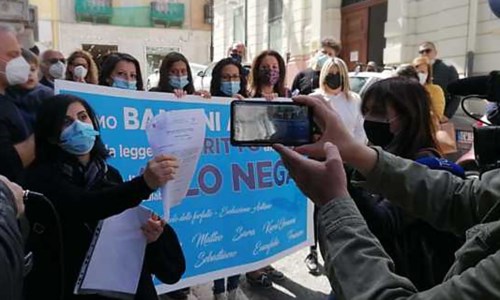L'Asp non paga le cure a bimbi autistici, nuova protesta a Reggio Calabria