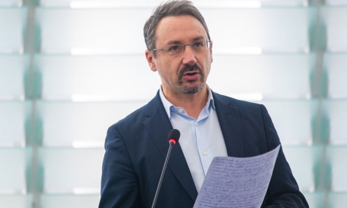 Recovery, l'eurodeputato Pedicini: «Il ministro Carfagna inadeguato per difendere il Sud»