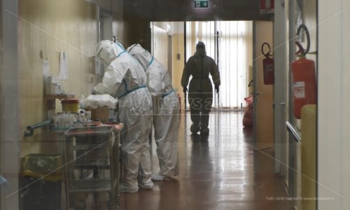 Emergenza pandemiaCovid, Agenas: «In Calabria aumenta l’occupazione dei posti letto nei reparti e tocca l’11%»