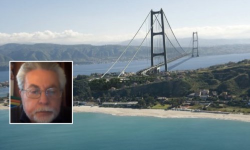 Il ponte in un’immagine del progetto. Nel riquadro, Giovanni Mollica