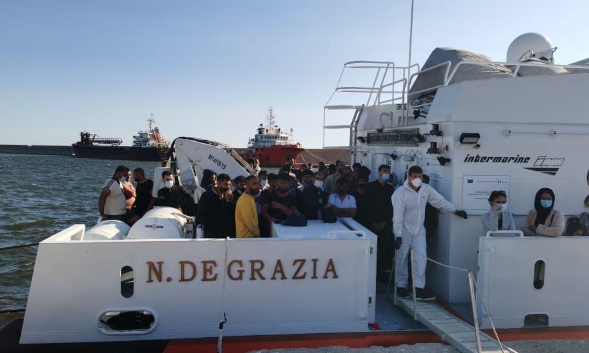I migranti sbarcati questa mattina a Crotone