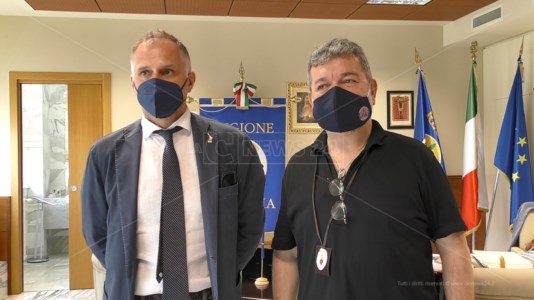 Il ministro del Turismo, Massimo Garavaglia, e il presidente ff della Regione, Nino Spirlì