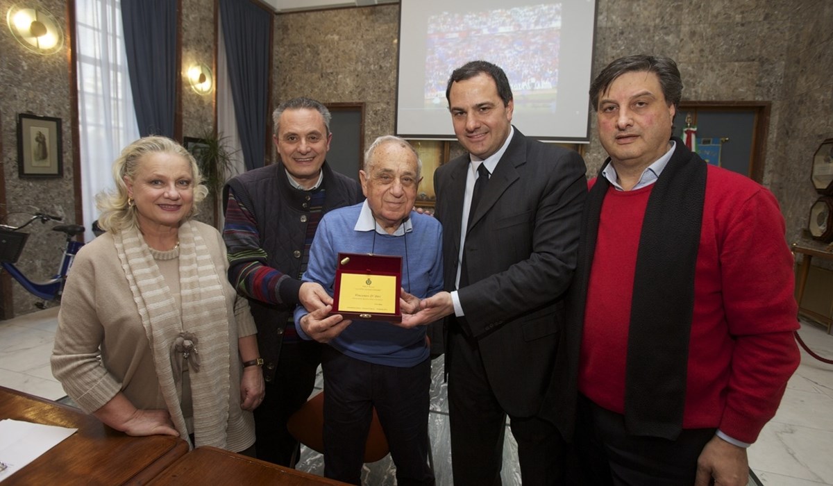 Vincenzo d’Atri premiato a Cosenza nel 2014