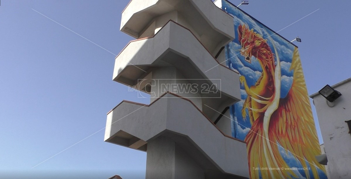 Murales su Castello Manovra Comando Provinciale Vigili Fuoco Reggio Calabria