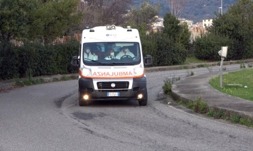 Il casoMuore in attesa dei soccorsi a Lamezia, il 118 precisa: «Ambulanza giunta in 30 minuti»