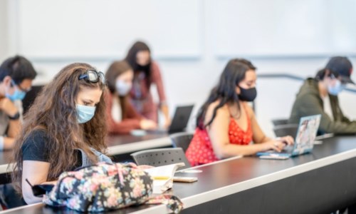 Emergenza pandemiaAnche sei docenti Unical nella lista dei “No green pass”: uno di loro domani terrà gli esami
