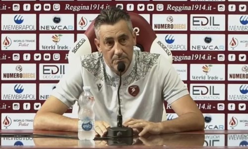 L’allenatore della Reggina Alfredo Aglietti