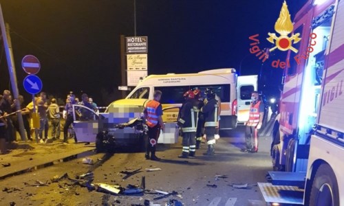 Sangue sulle strade calabresiTragico incidente sulla statale 106 a Sellia Marina: due morti e un ferito grave