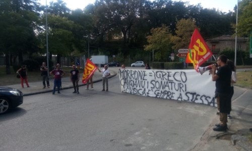 I manifestanti allo svincolo di Cosenza