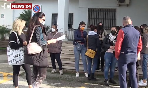 Il sit inCasi Covid nelle scuole di Pizzo, genitori in protesta: «Situazione fuori controllo»