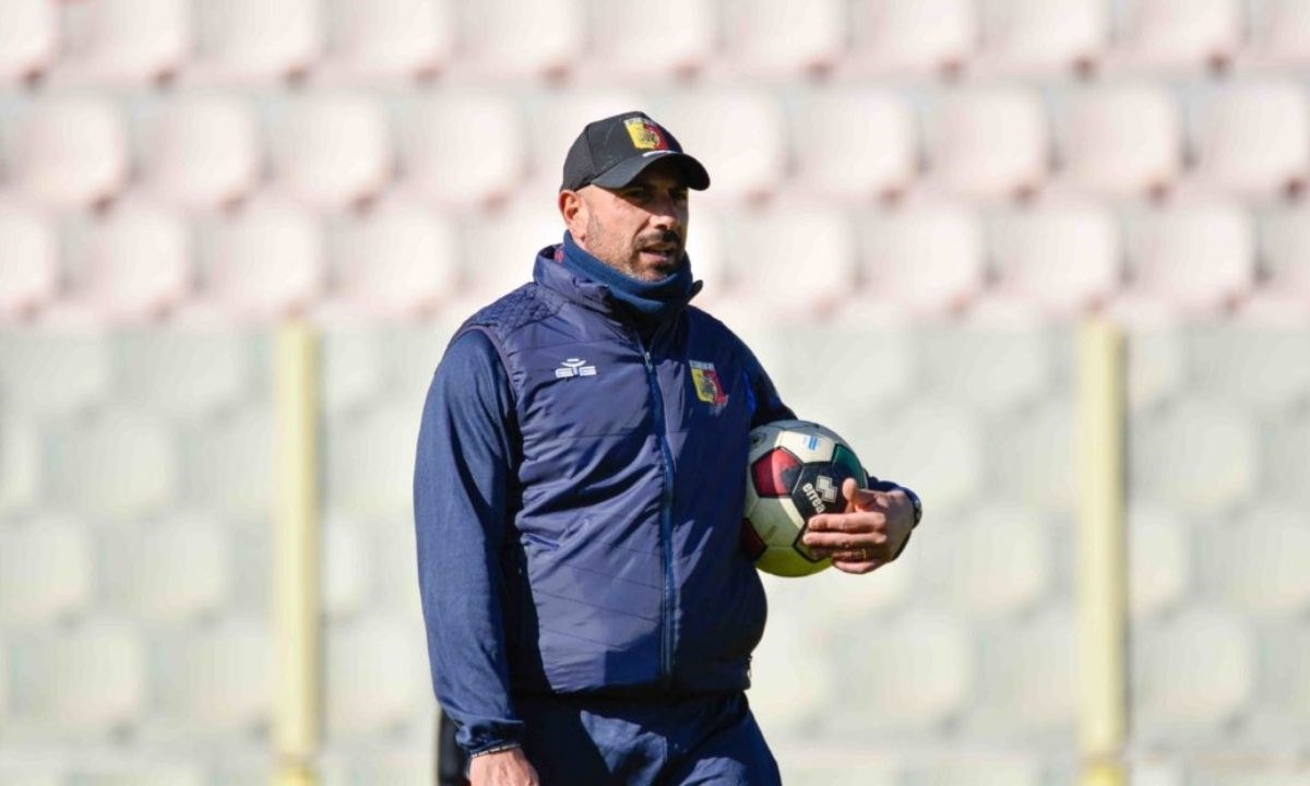 L’allenatore del Catanzaro Antonio Calabro (foto uscatanzaro1929.com)