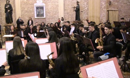 L’eventoLaureana di Borrello, consegnato il premio Una vita per la musica in attesa del maestro Uto Ughi