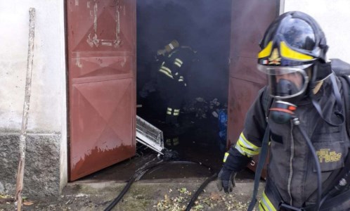 Si getta da un dirupo per sfuggire a un incendio, grave 49enne nel Vibonese
