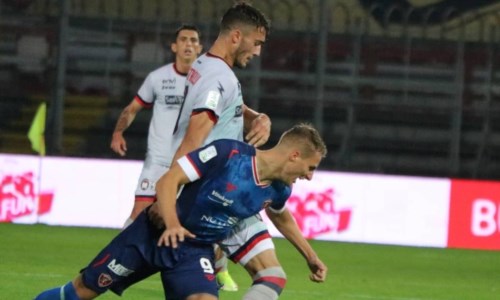 Calcio CalabriaSerie B, Perugia-Crotone finisce 2-0: i gol di Lisi e Matos affondano i pitagorici