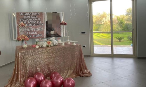 Buone notizieIsola Capo Rizzuto, lascia l’ospedale la giovane mamma ricoverata per Covid. I familiari: «Vacciniamoci»