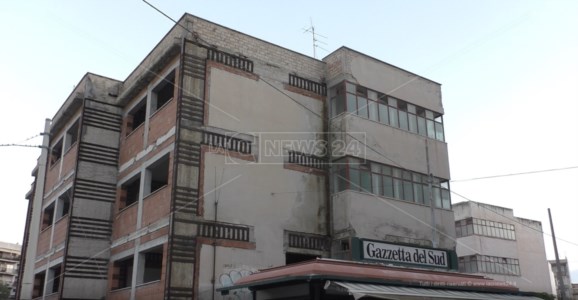  Reggio Calabria, scuola media Ugo Foscolo chiusa da oltre un decennio 