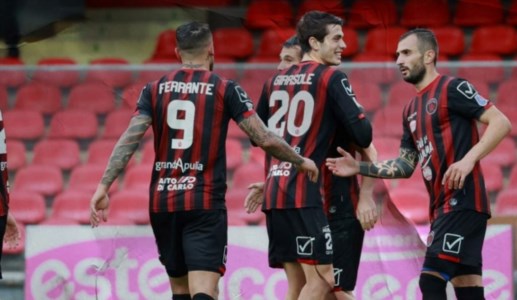Calcio CalabriaSerie C, Vibonese in trasferta travolta dal Foggia dopo un primo tempo da incubo