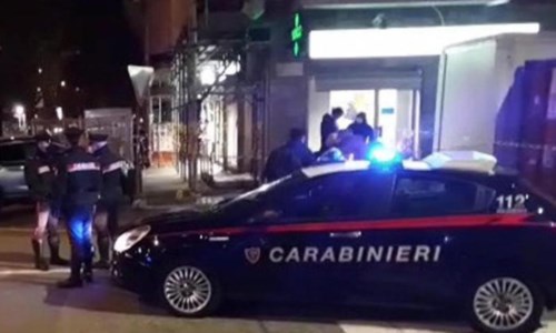 L’aggressioneTenta di sventare una rapina a Torino, accoltellato un carabiniere: è grave