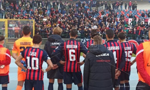 Serie BCosenza giù a picco: con la Cremonese finisce 0-2. Zaffaroni al capolinea, Guarascio contestato