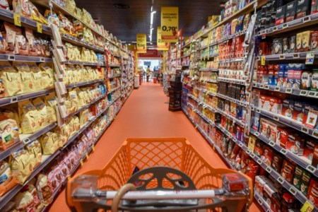 Le raccolte punti dei supermercati, una follia collettiva che non conosce status sociale