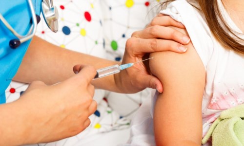 Lotta alla pandemiaCatanzaro, Vaccino anti-Covid ai bambini dai 5 agli 11 anni: al via le somministrazioni al Pugliese