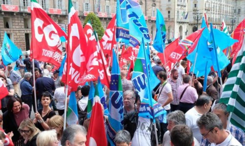 In protestaSciopero 1 dicembre in Calabria, manifestazioni in tre città. Aderisce anche il Pd: «Stop a manovra contro Sud»